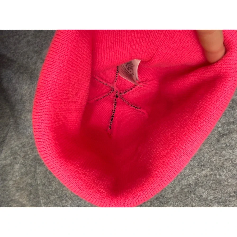 Nike Youth Beanie Pom Pom Black Pink White‎ Swoosh Logo Winter Hat